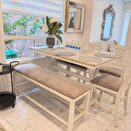 Luxury Home In Toronto Мисисага Екстериор снимка