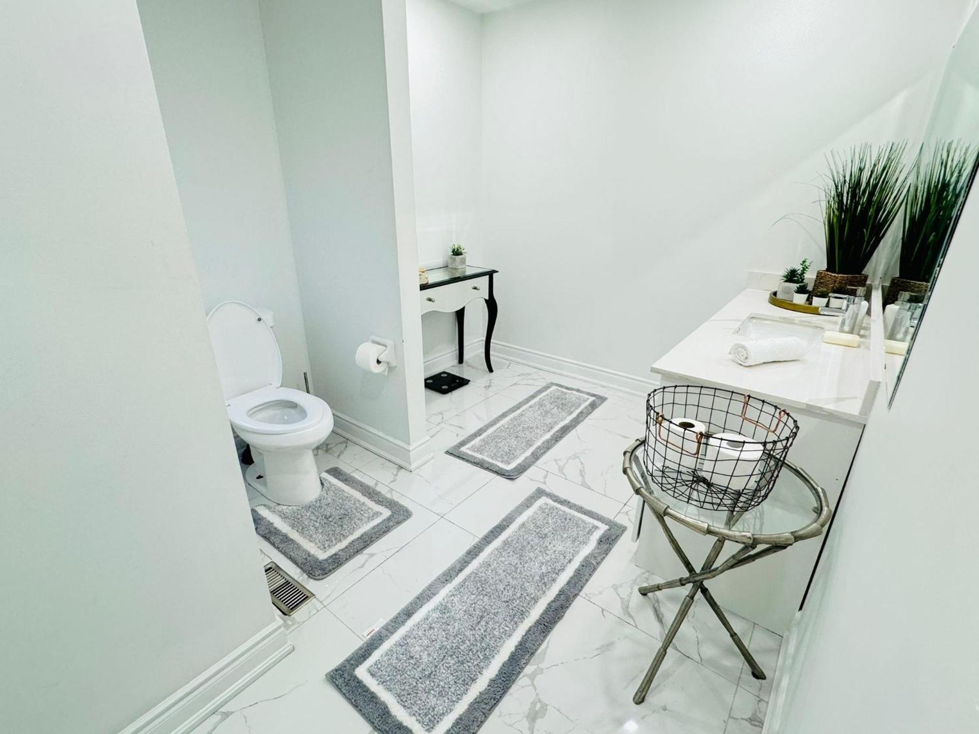 Luxury Home In Toronto Мисисага Екстериор снимка