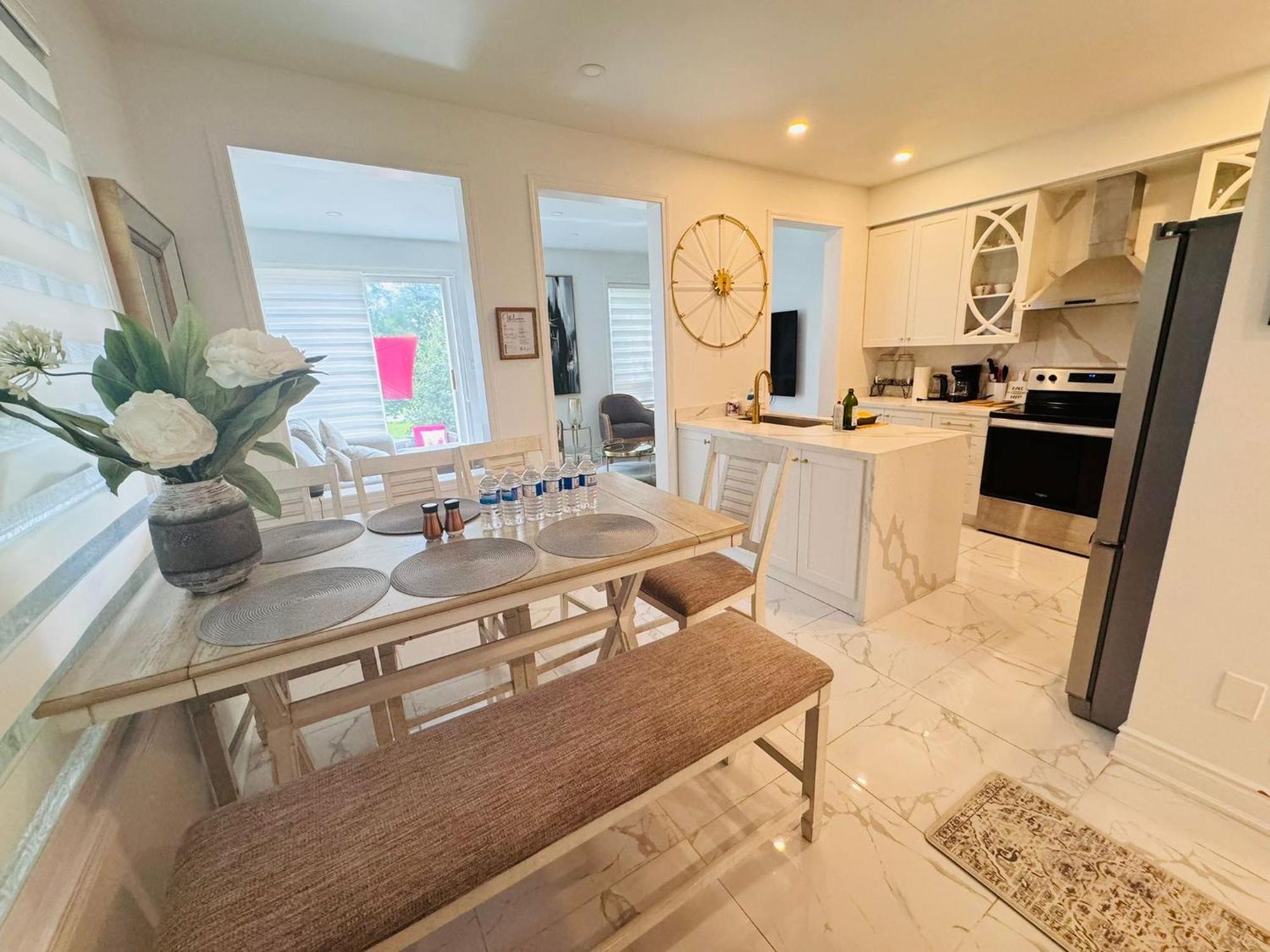 Luxury Home In Toronto Мисисага Екстериор снимка
