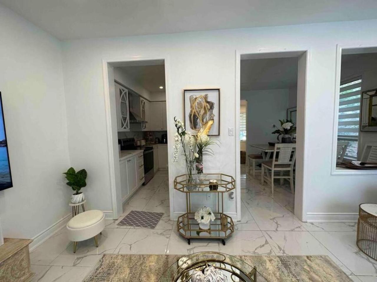 Luxury Home In Toronto Мисисага Екстериор снимка