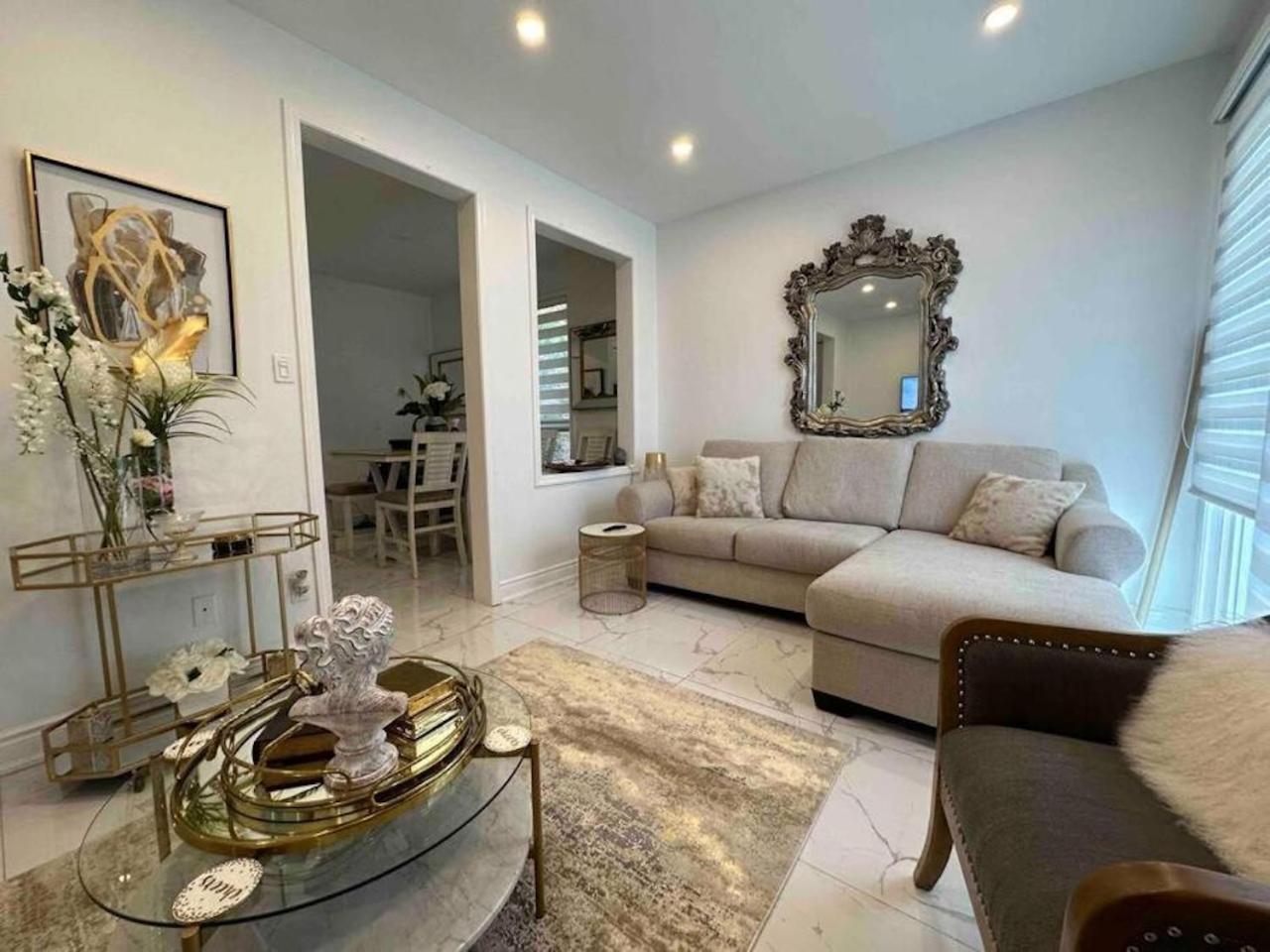 Luxury Home In Toronto Мисисага Екстериор снимка