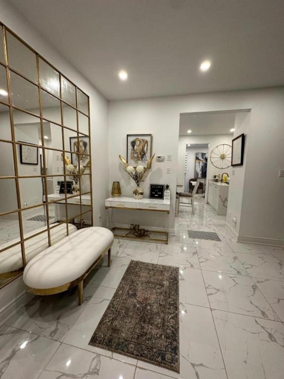 Luxury Home In Toronto Мисисага Екстериор снимка