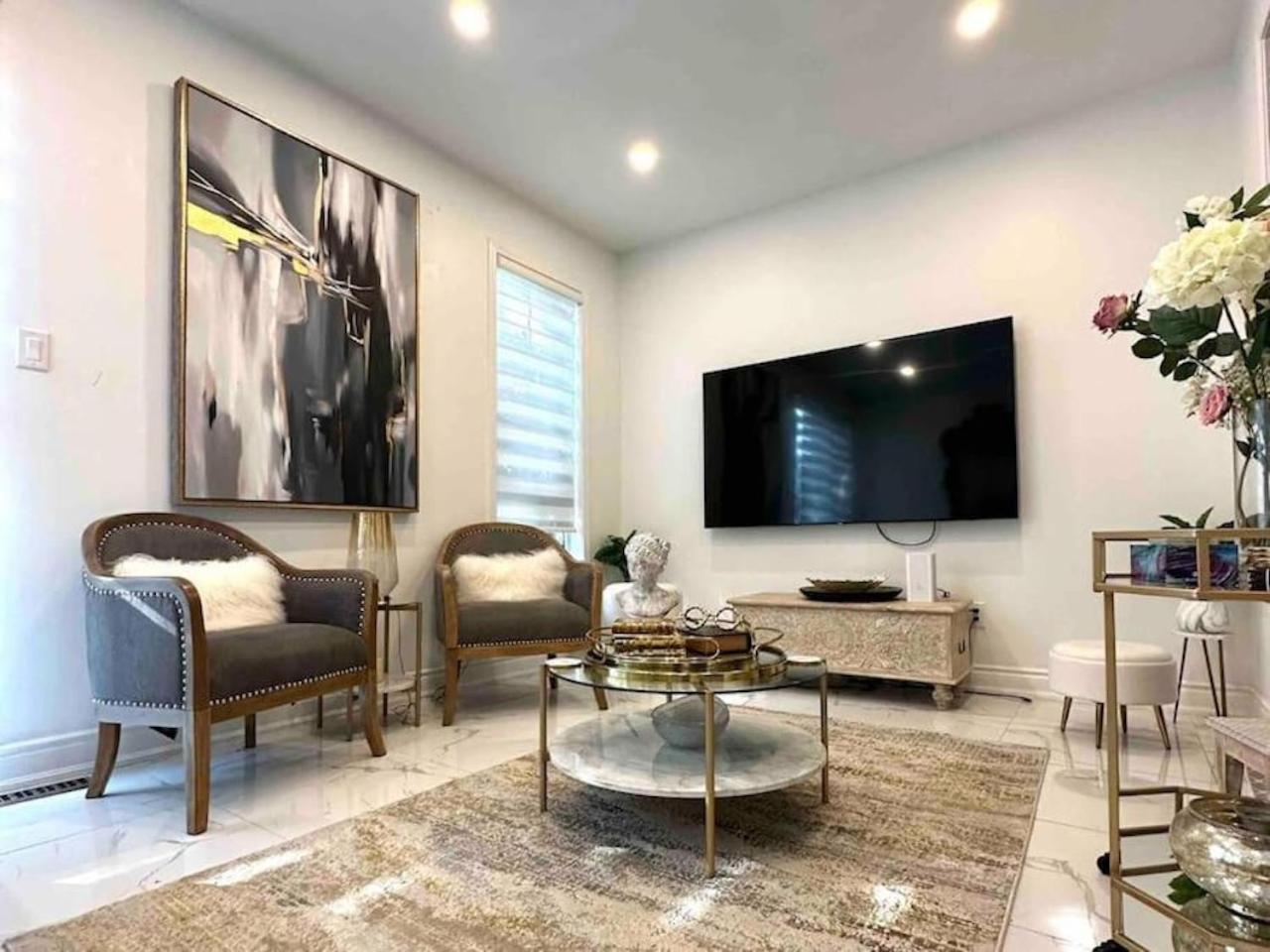 Luxury Home In Toronto Мисисага Екстериор снимка