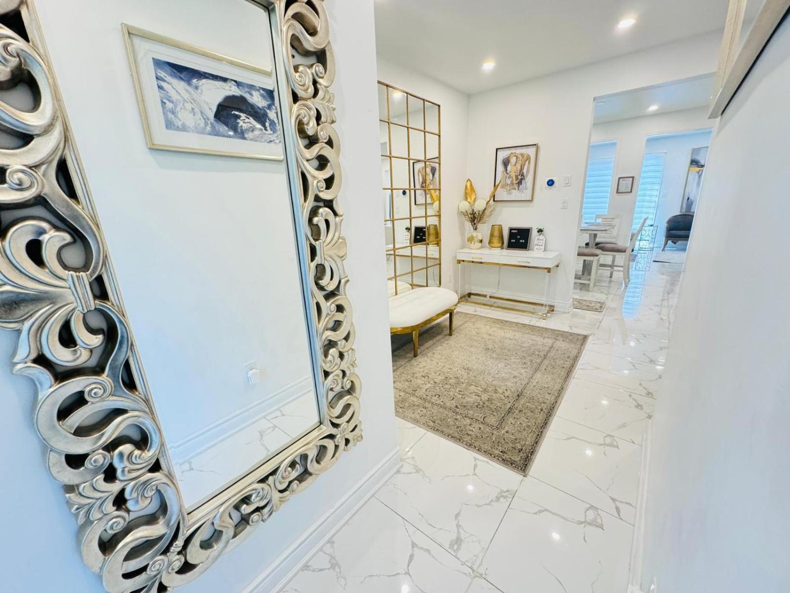 Luxury Home In Toronto Мисисага Екстериор снимка
