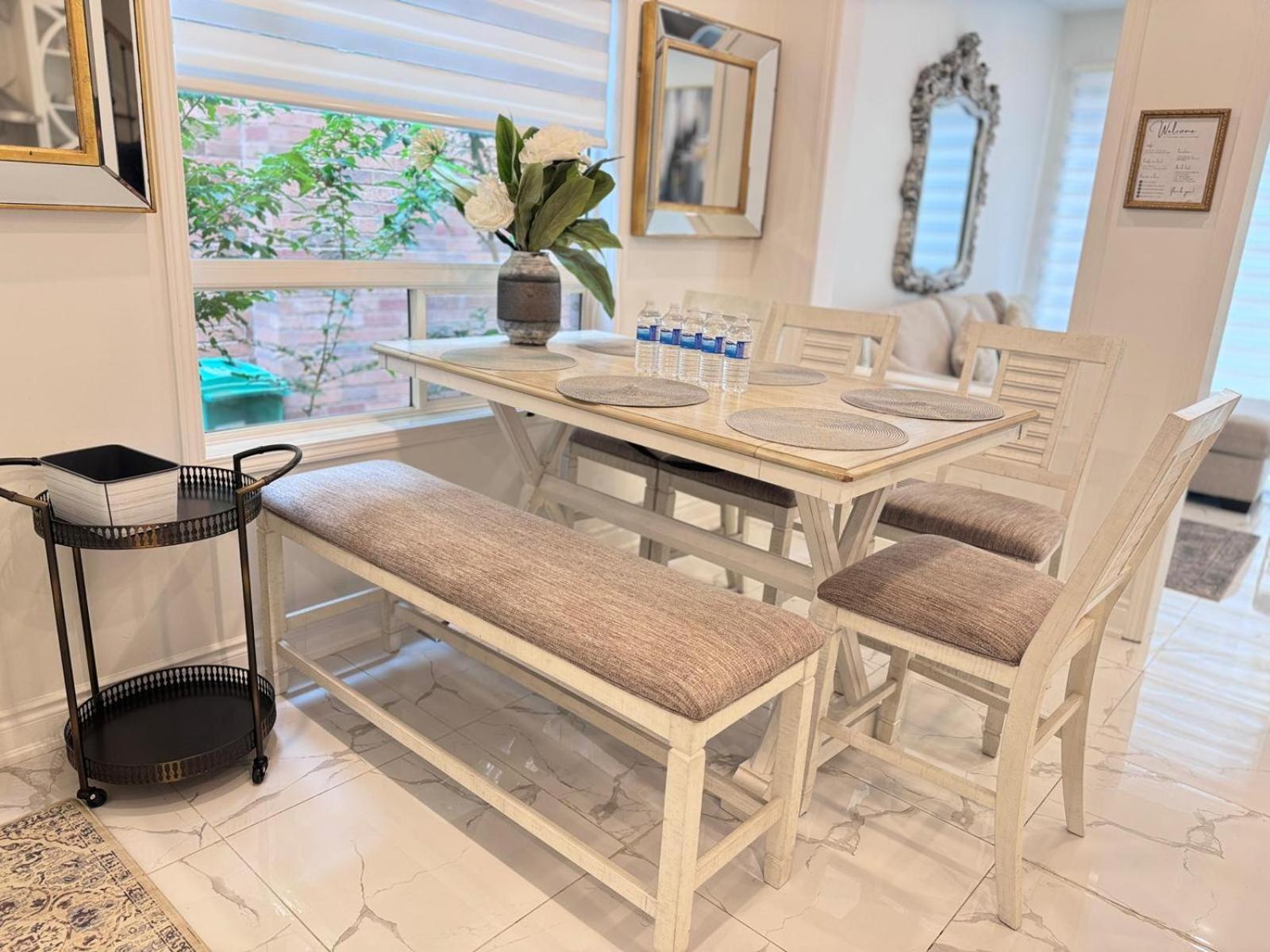 Luxury Home In Toronto Мисисага Екстериор снимка