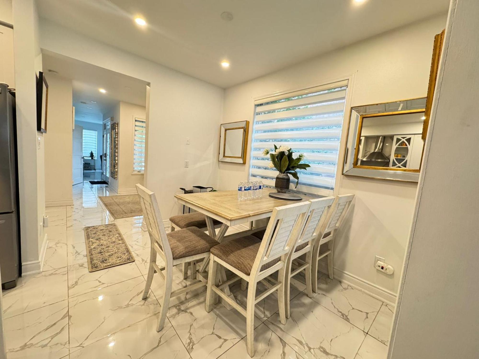 Luxury Home In Toronto Мисисага Екстериор снимка